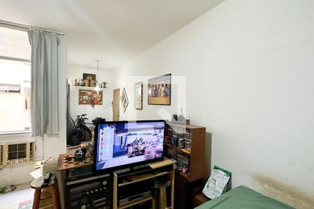 Sala/quarto de apartamento à venda com 1 quarto, 40m² em Copacabana, Rio de Janeiro