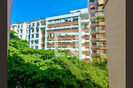 Sala vista  de apartamento à venda com 2 quartos, 56m² em Copacabana, Rio de Janeiro