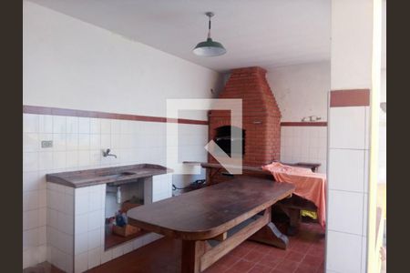 Casa à venda com 2 quartos, 236m² em Vila Fachini, São Paulo