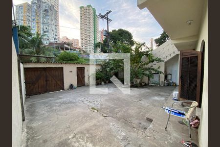 Casa para alugar com 120m², 2 quartos e 1 vaga Casa para alugar com 120m², 2 quartos e 1 vagaVaranda