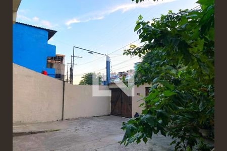 Casa para alugar com 120m², 2 quartos e 1 vaga Casa para alugar com 120m², 2 quartos e 1 vagaVaranda