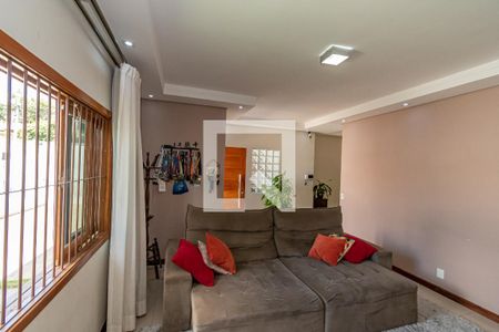 Sala de Estar de casa à venda com 3 quartos, 420m² em Vila Santa Isabel, Campinas