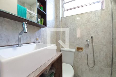 Banheiro de apartamento à venda com 1 quarto, 45m² em Castelo, Campinas