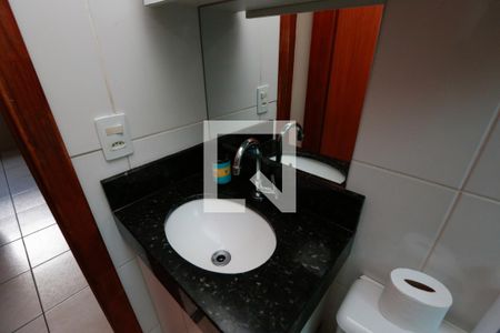 Banheiro de apartamento à venda com 2 quartos, 47m² em Santa Maria, Contagem