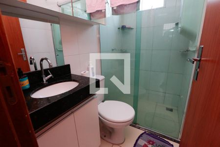 Banheiro de apartamento à venda com 2 quartos, 47m² em Santa Maria, Contagem