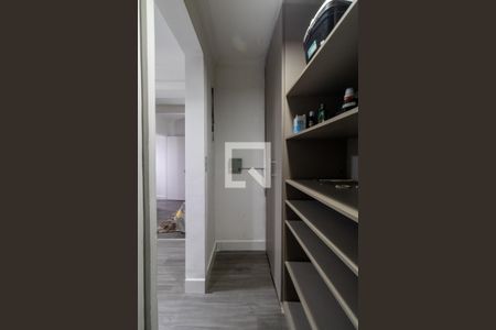 Closet da Suíte de casa para alugar com 2 quartos, 111m² em Vila Talarico, São Paulo
