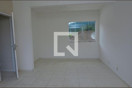 Quarto 2 de casa de condomínio para alugar com 5 quartos, 178m² em Vargem Pequena, Rio de Janeiro
