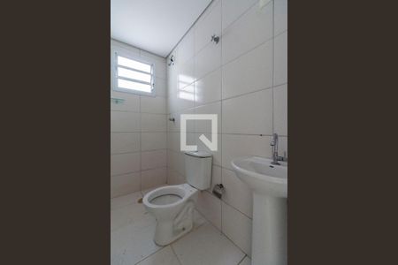 Banheiro de casa para alugar com 1 quarto, 24m² em Cidade Antônio Estêvão de Carvalho, São Paulo