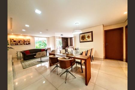 Sala de casa à venda com 3 quartos, 225m² em Pirajá, Belo Horizonte