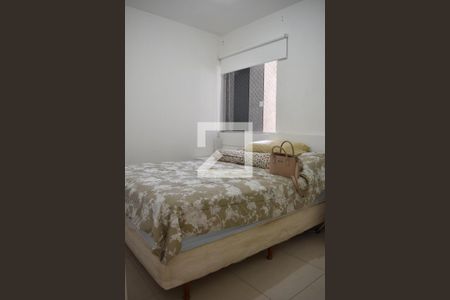 Quarto 1 de apartamento para alugar com 2 quartos, 40m² em Novo Mundo, Curitiba