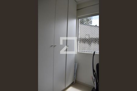 Quarto 2 de apartamento para alugar com 2 quartos, 40m² em Novo Mundo, Curitiba