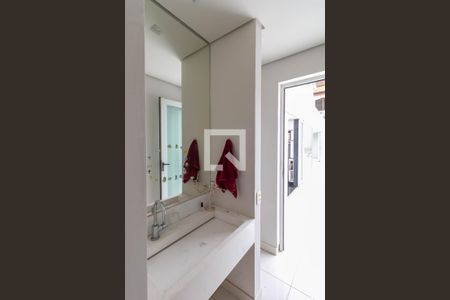 Casa à venda com 500m², 4 quartos e 5 vagas Casa à venda com 500m², 4 quartos e 5 vagasBanheiro