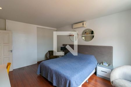 Casa à venda com 500m², 4 quartos e 5 vagas Casa à venda com 500m², 4 quartos e 5 vagasQuarto