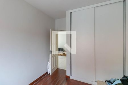 Casa à venda com 500m², 4 quartos e 5 vagas Casa à venda com 500m², 4 quartos e 5 vagasQuarto