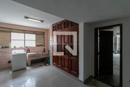 Casa à venda com 500m², 4 quartos e 5 vagas Casa à venda com 500m², 4 quartos e 5 vagasÁrea de Serviço