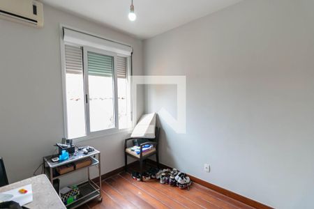 Casa à venda com 500m², 4 quartos e 5 vagas Casa à venda com 500m², 4 quartos e 5 vagasQuarto