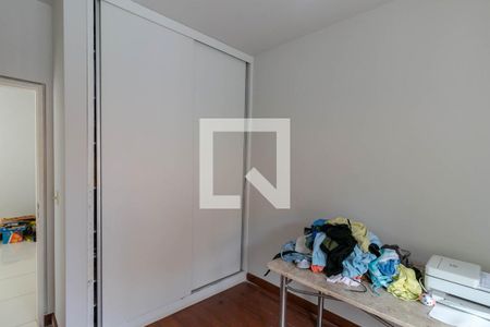 Casa à venda com 500m², 4 quartos e 5 vagas Casa à venda com 500m², 4 quartos e 5 vagasQuarto