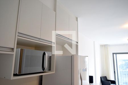 Cozinha de apartamento para alugar com 1 quarto, 28m² em Pinheiros, São Paulo