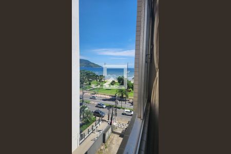 Vista da Sala de apartamento para alugar com 2 quartos, 80m² em Boqueirão, Santos