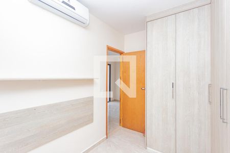 Quarto 1 de apartamento para alugar com 2 quartos, 55m² em Vila Santo Estéfano, São Paulo