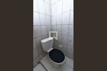 Banheiro de casa para alugar com 1 quarto, 30m² em Marechal Hermes, Rio de Janeiro