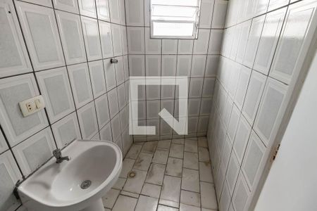 Banheiro de apartamento para alugar com 2 quartos, 46m² em Jardim Virginia, Taboão da Serra