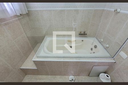 Casa à venda com 340m², 3 quartos e 4 vagas Casa à venda com 340m², 3 quartos e 4 vagasBanheiro da suíte