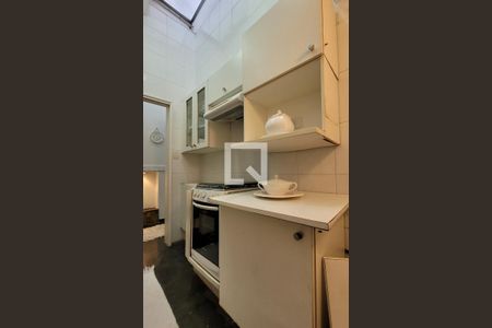 Casa à venda com 340m², 3 quartos e 4 vagas Casa à venda com 340m², 3 quartos e 4 vagasCozinha 2