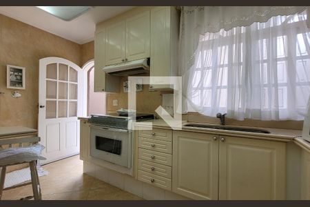 Casa à venda com 340m², 3 quartos e 4 vagas Casa à venda com 340m², 3 quartos e 4 vagasCozinha