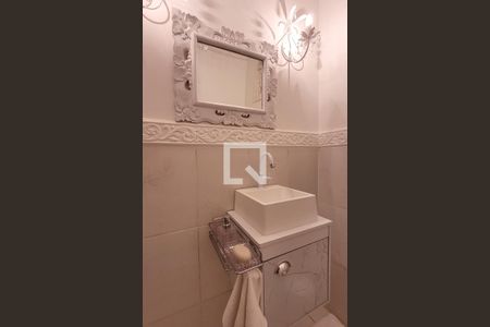 Casa à venda com 340m², 3 quartos e 4 vagas Casa à venda com 340m², 3 quartos e 4 vagasBanheiro