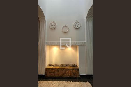 Casa à venda com 340m², 3 quartos e 4 vagas Casa à venda com 340m², 3 quartos e 4 vagasCorredor