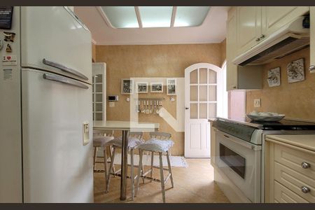 Casa à venda com 340m², 3 quartos e 4 vagas Casa à venda com 340m², 3 quartos e 4 vagasCozinha