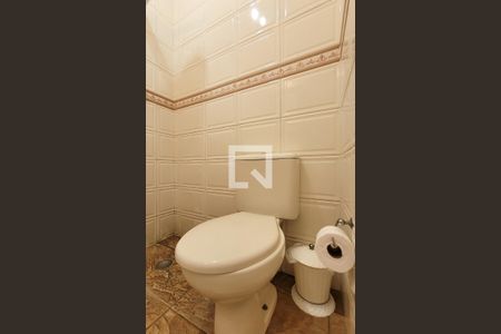 Casa à venda com 340m², 3 quartos e 4 vagas Casa à venda com 340m², 3 quartos e 4 vagasBanheiro de serviço