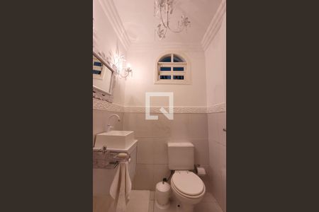 Casa à venda com 340m², 3 quartos e 4 vagas Casa à venda com 340m², 3 quartos e 4 vagasBanheiro