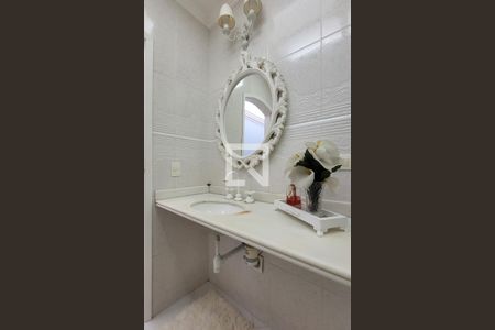 Casa à venda com 340m², 3 quartos e 4 vagas Casa à venda com 340m², 3 quartos e 4 vagasBanheiro