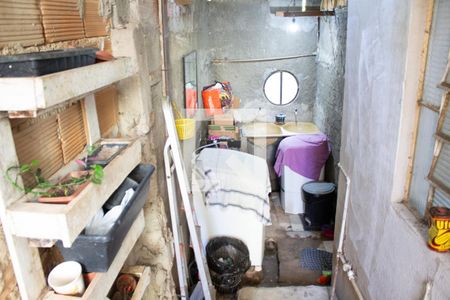 Casa para alugar com 360m², 5 quartos e 2 vagas Casa para alugar com 360m², 5 quartos e 2 vagasLavanderia - casa dos fundos