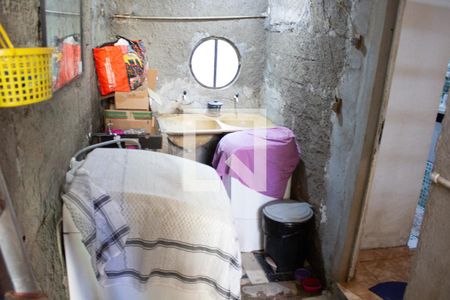 Casa para alugar com 360m², 5 quartos e 2 vagas Casa para alugar com 360m², 5 quartos e 2 vagasLavanderia - casa dos fundos