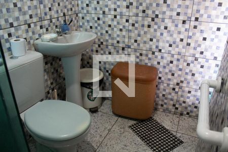 Casa para alugar com 360m², 5 quartos e 2 vagas Casa para alugar com 360m², 5 quartos e 2 vagasBanheiro 2