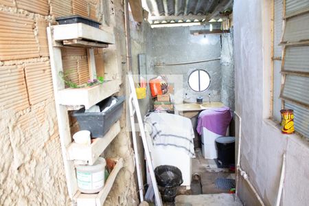 Casa para alugar com 360m², 5 quartos e 2 vagas Casa para alugar com 360m², 5 quartos e 2 vagasLavanderia - casa dos fundos