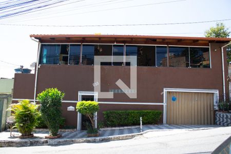 Casa para alugar com 360m², 5 quartos e 2 vagas Casa para alugar com 360m², 5 quartos e 2 vagasFachada da casa