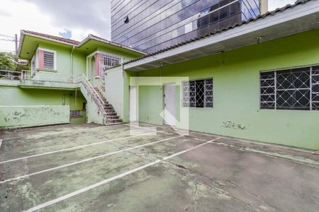 Casa à venda com 300m², 1 quarto e 2 vagas Casa à venda com 300m², 1 quarto e 2 vagasQuintal