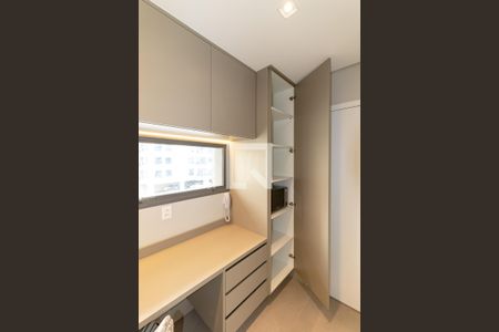 Cozinha de apartamento à venda com 1 quarto, 55m² em Vila Nova Conceição, São Paulo