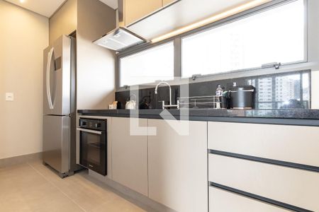 Cozinha de apartamento à venda com 1 quarto, 55m² em Vila Nova Conceição, São Paulo