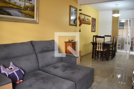 Sala de casa de condomínio para alugar com 3 quartos, 120m² em Santa Cândida, Curitiba