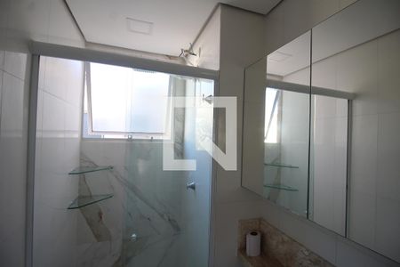 Banheiro de apartamento à venda com 2 quartos, 42m² em Estância Velha, Canoas