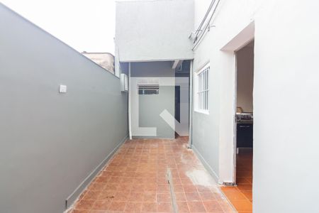 Quintal de casa à venda com 3 quartos, 140m² em Jardim das Flores, Osasco