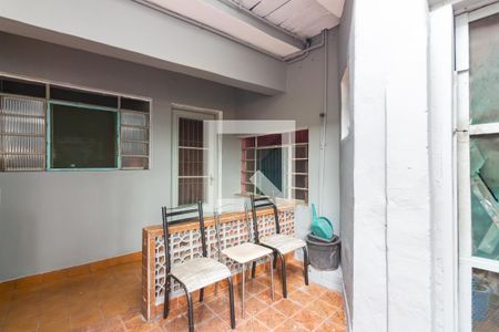 Quintal de casa à venda com 3 quartos, 140m² em Jardim das Flores, Osasco