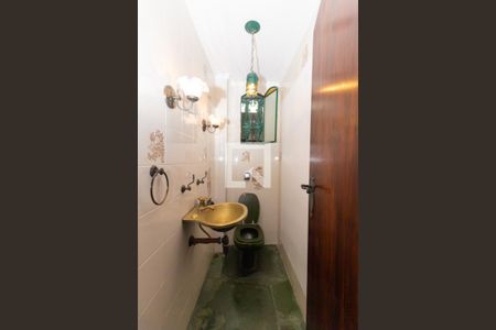 Lavabo  de casa para alugar com 4 quartos, 300m² em Jardim da Gloria, São Paulo