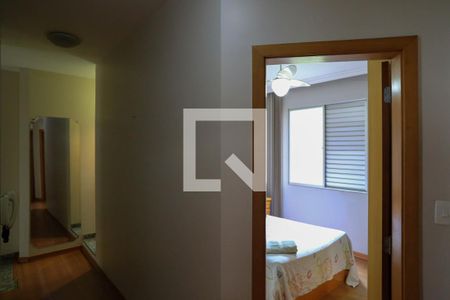 Corredor  de apartamento à venda com 4 quartos, 350m² em Palmares, Belo Horizonte