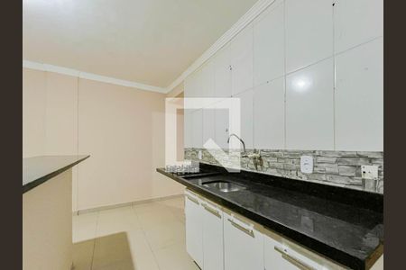 Sala e Cozinha de apartamento para alugar com 2 quartos, 50m² em Guará Ii, Brasília